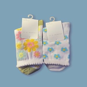 NWT Pacsun Graphic Flower Socks 2 Pack
